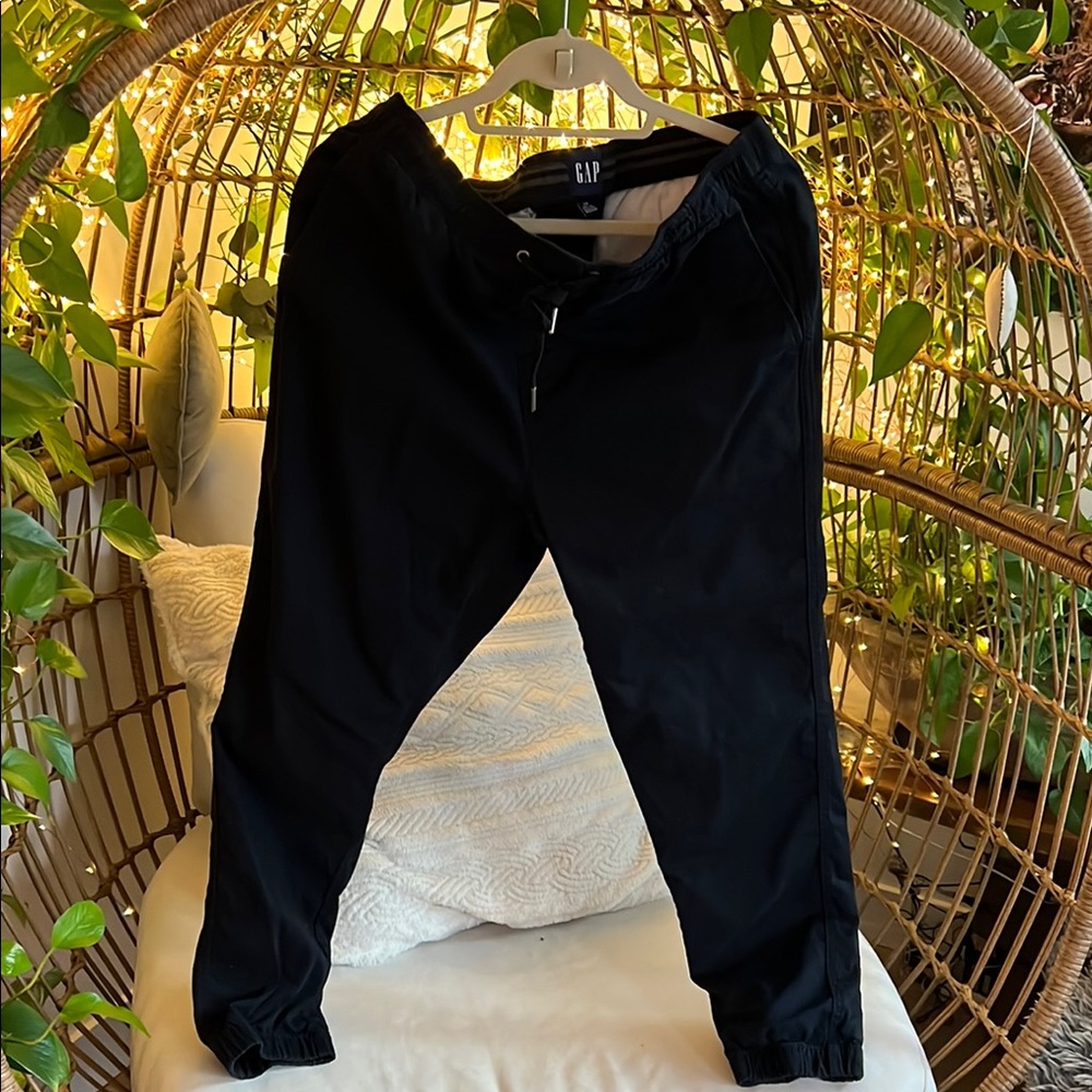 GAP Men's Classic Black Joggers